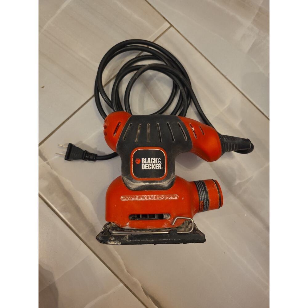 BLACK‎ + DECKER BDEQS300 Orbital Sander
